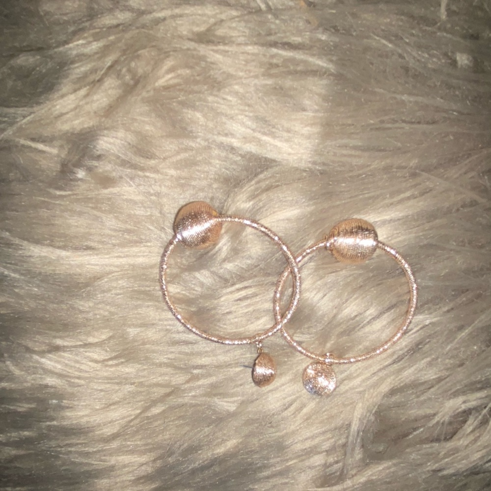 Hoops woven rose gold earrings with ball
